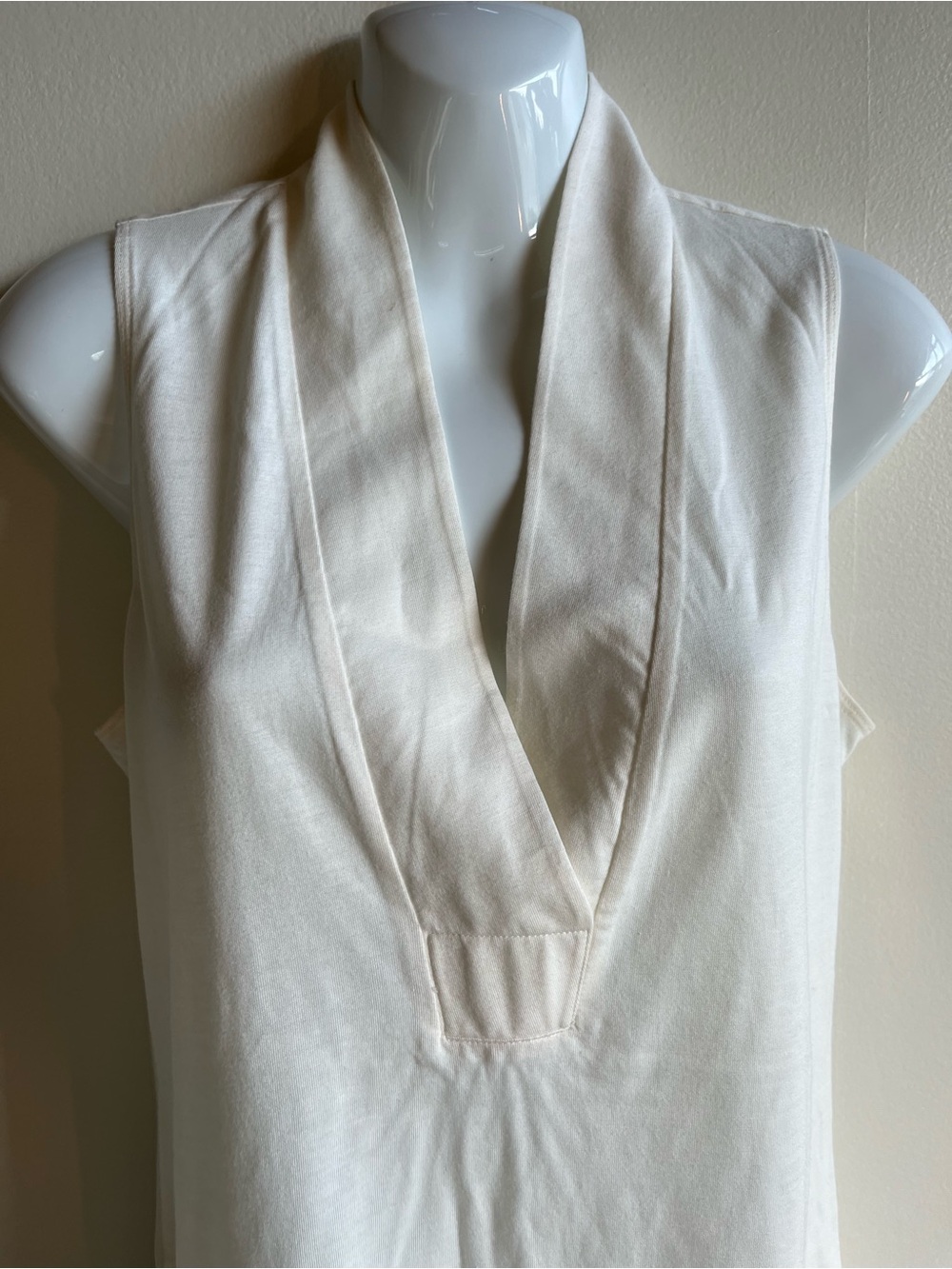 CAbi Cream Colored Long Knit Top Small V Neck NWOT